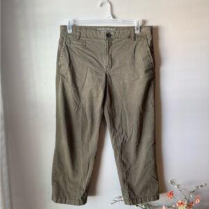 Green Khaki Banana Republic pants size 8